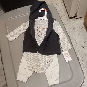 Brand New Baby Boy  Carter's 3-piece matching set size 9months